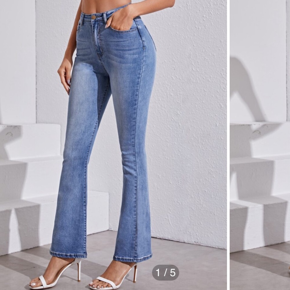 High Rise Flare Leg Jeans💙